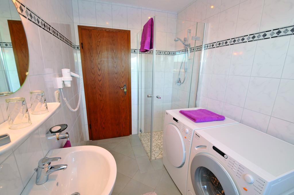 Ferienwohnung Heinen 슈라이덴 객실 사진